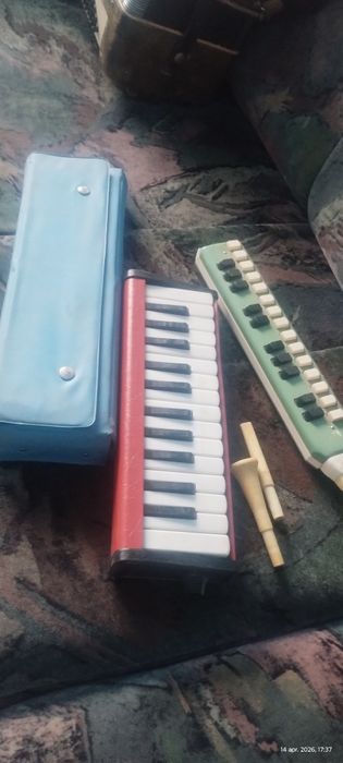 Vând muzicuta clape  melodica