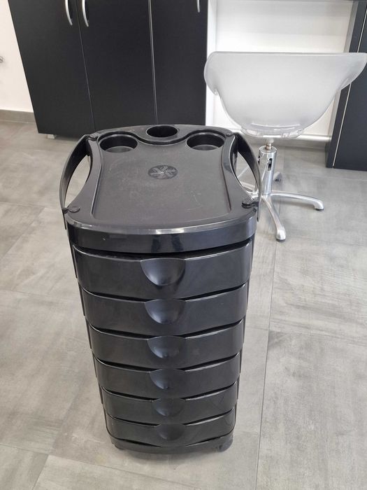 Продавам фризьорско оборудване