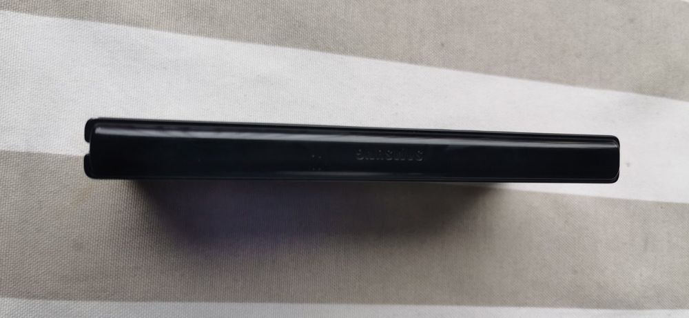 Продавам телефон  Samsung Z Flod  3