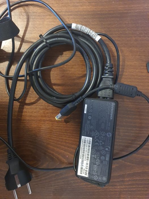 Зарядно устройство за лаптоп леново