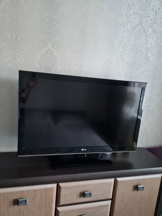 Телевизор LG рабочии