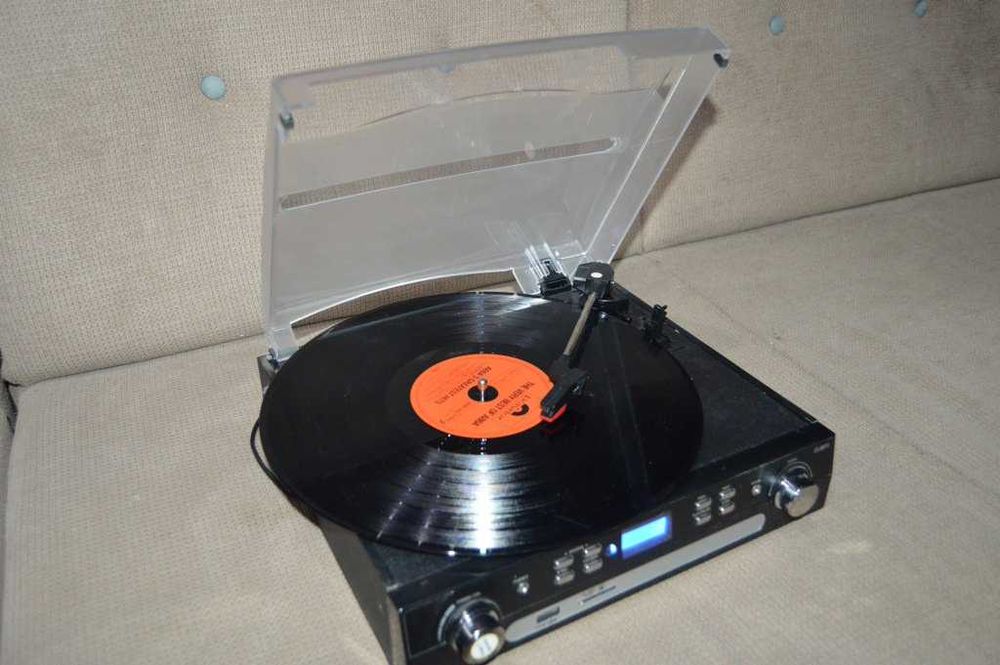 Pick-up Multifuncțional DIGITNOW! M36 – Vinil, Casetă Audio, Radio, USB & SD, Boxe Integrate