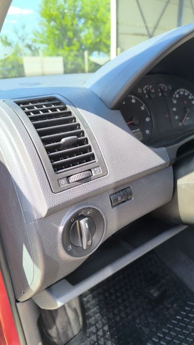 Vând Volkswagen Polo 9N3 (Facelift) -2006-