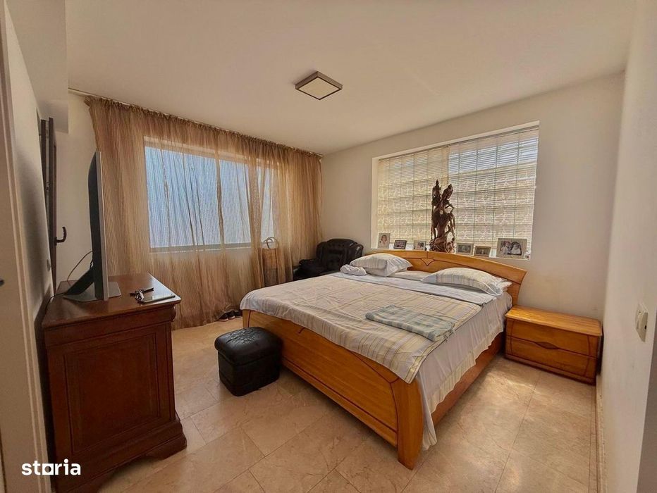 Vila cu potential rezidential sau investitie Faleza Nord 300 m de mar