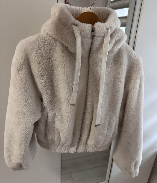 Яке Bershka - S размер