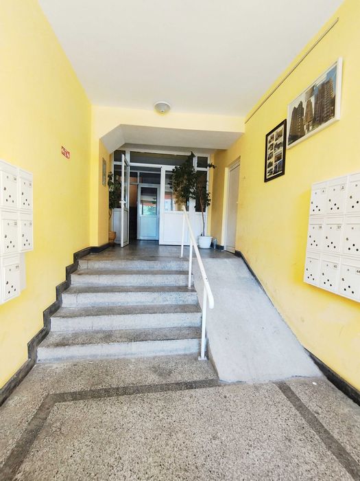 Дава се под наем Четиристаен апартамент в Перник, Изток - 110 кв.м за 611.49 € - Снимка #19