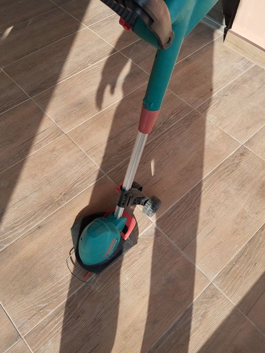 Trimer Bosch pentru gazon