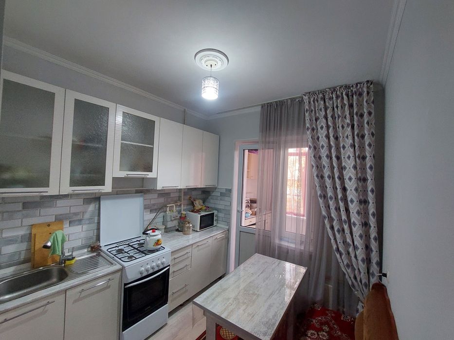 Продаёт 4х комнатная квартира