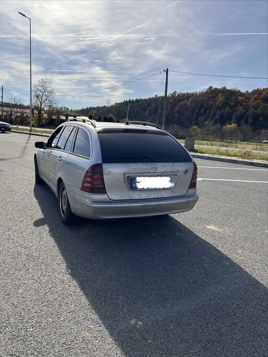 Vand Mercedes C220