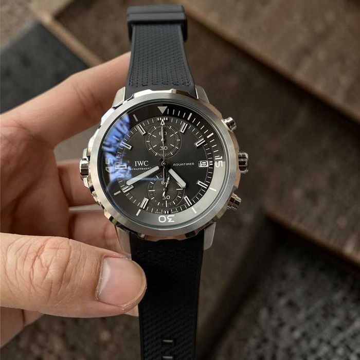 Мъжки IWC Aquatimer Chronograph с кварцов механизъм