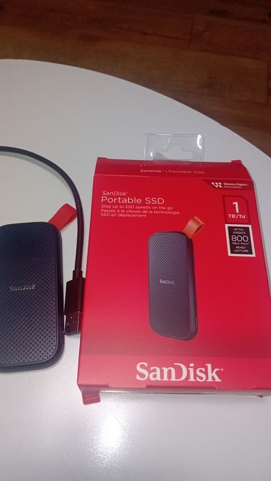 Твърд диск SanDisk SSD 1 TB Hard drive
