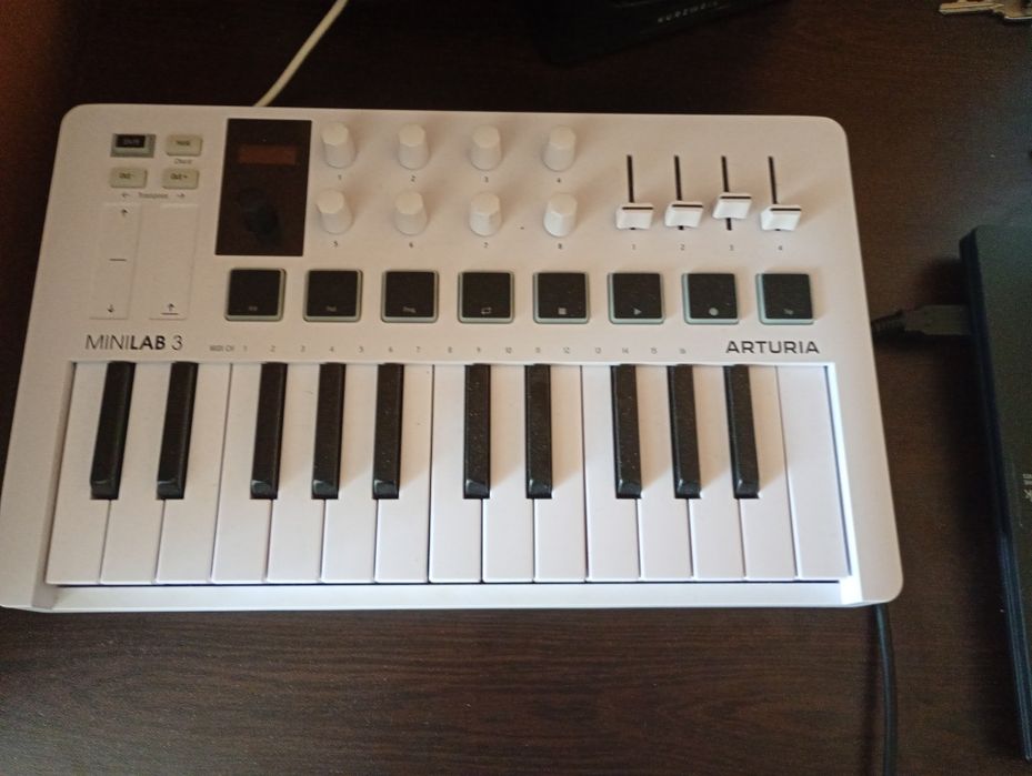 Arturia MINILAB 3