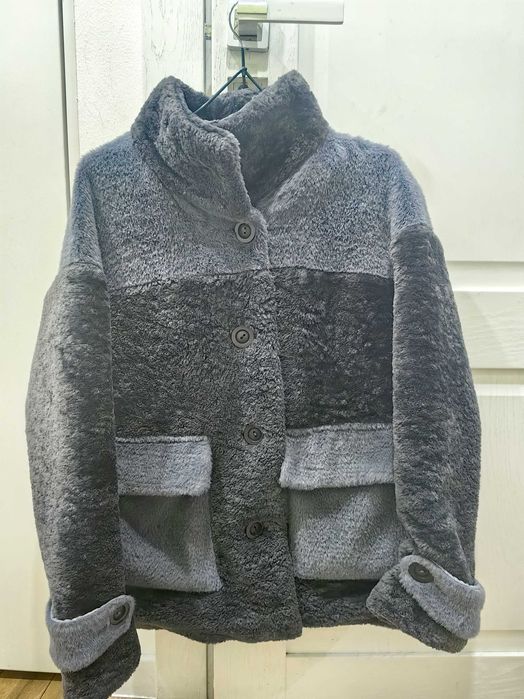 Продам верхнюю одежду р-р 46