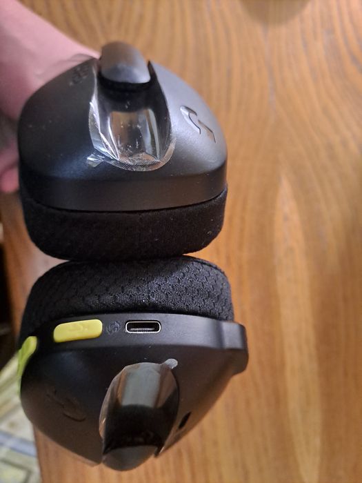 Продам игровые наушники logitech G435