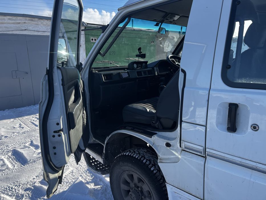 Митсубиси Делика 4д56