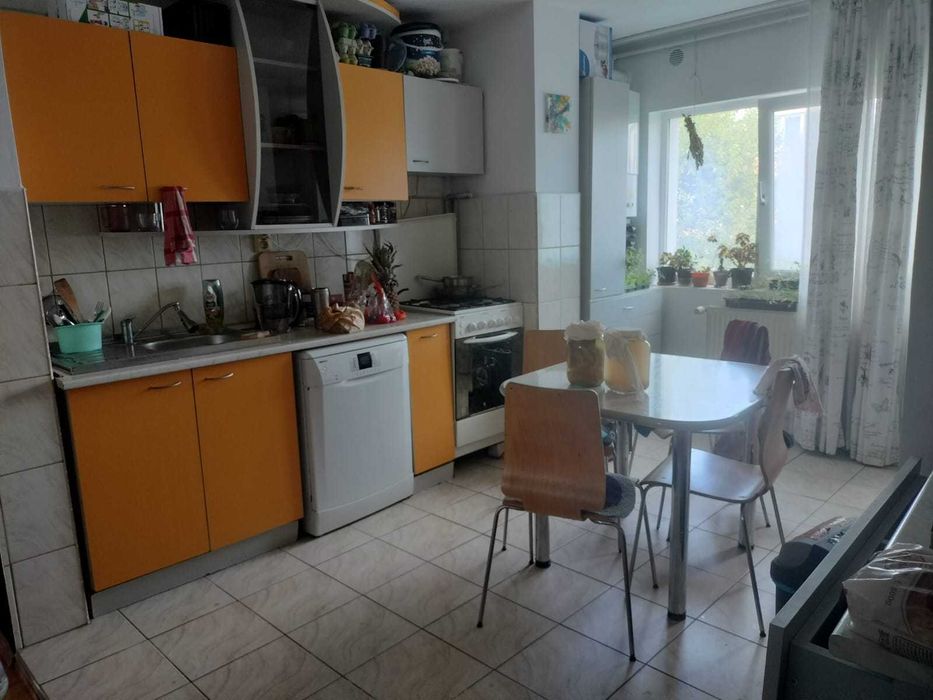 apartament  doua camere de inchiriat
