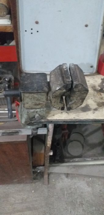 Тиски, универсальные