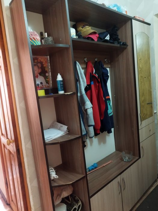Продам прихожую (прихожка)