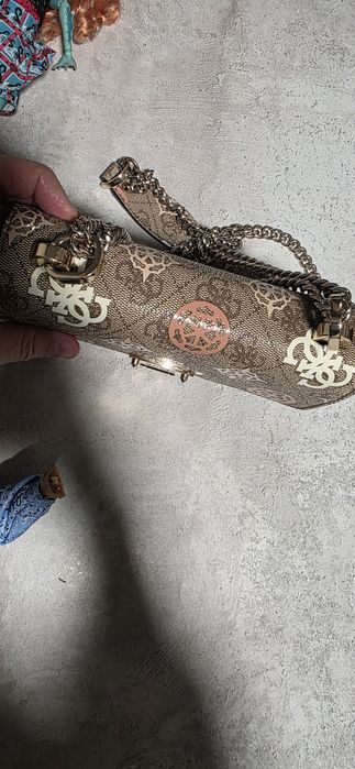 Сумка guess продам