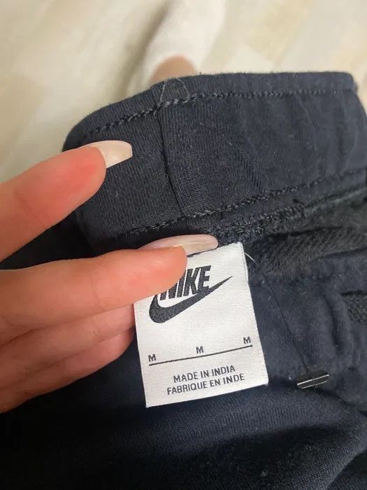 Женски анцунг NIKE в черно и розаво размер М