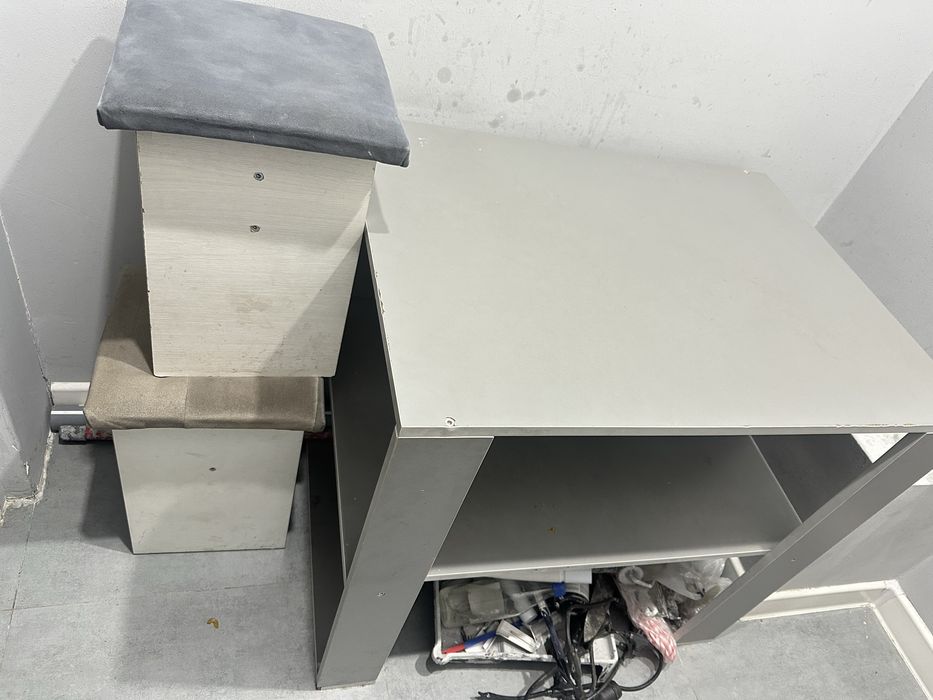 Продам стол и два стула