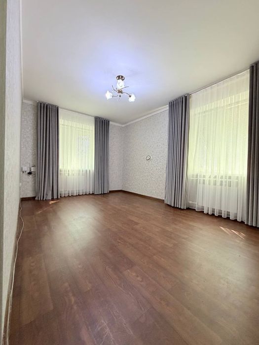 Чиланзар-13 кв  2/1/4. 40 м2 Срочно Продам квартиру