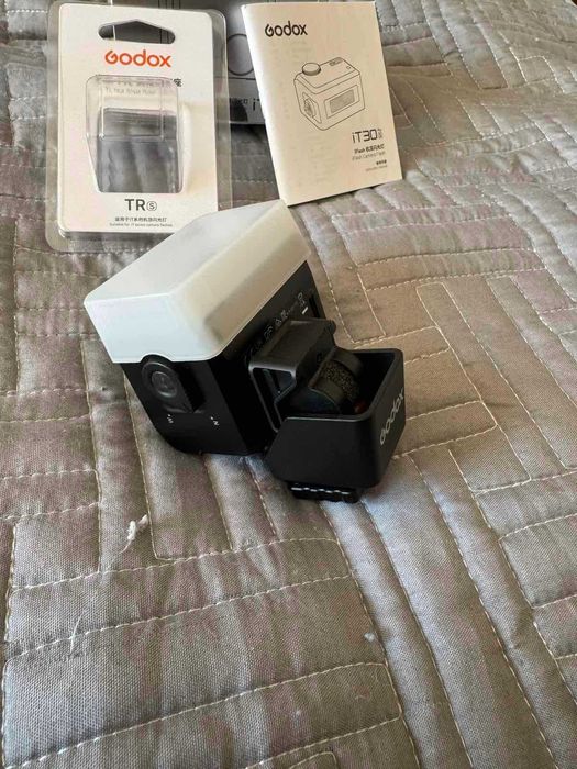 Светкавица Godox iT30 PRO за Sony (S) + накланящ се TTL адаптер.