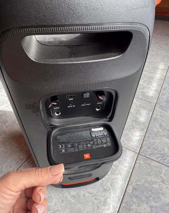 тонколона JBL PartyBox 100