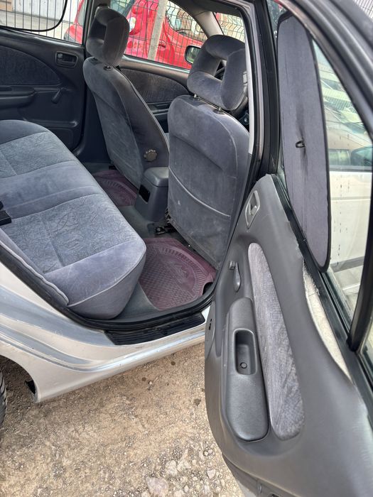 Тойота Авенсис  1999г.