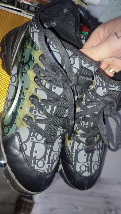 Продам кроссовки DIOR