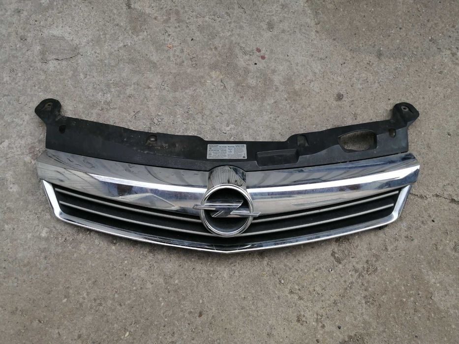 grila radiator Opel Astra H facelift 500 lei