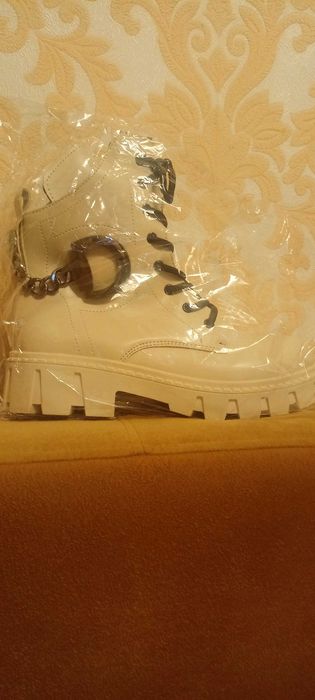 Ботинки демисезонные женские