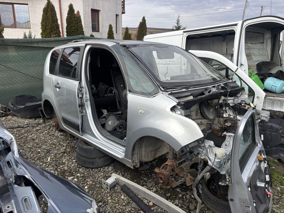 Bara spate haion Citroen C3 Picasso 1.4 vti
