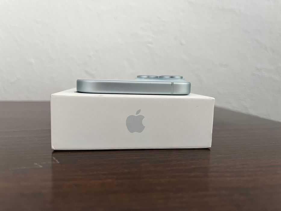 iPhone 15 100 % батерия