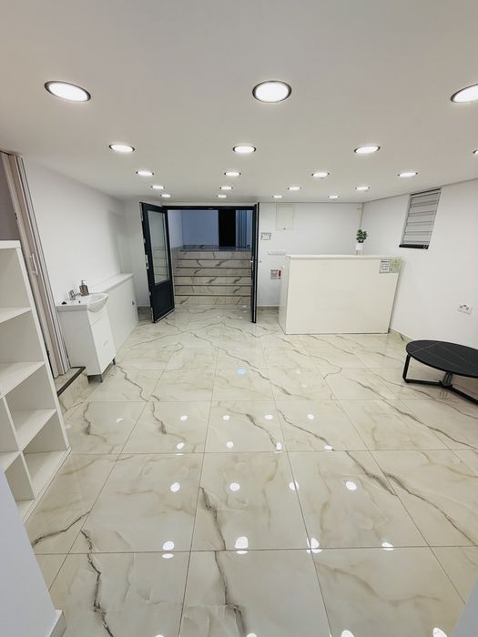 Inchiriez spatiu comercial