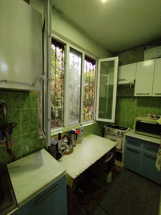 Чиланзар 18 , Продаётся 2 х комнатная квартира . Ориентир Па