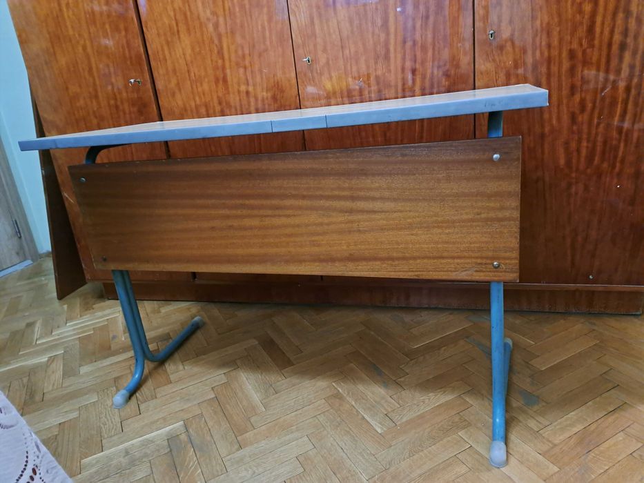 Ученически чин от времето на соца, двуместен