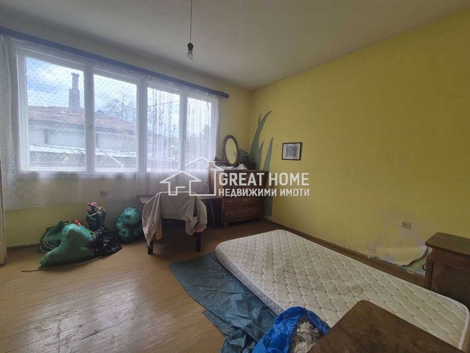 Продава се Четиристаен апартамент в Търговище, Център - 110 кв.м за 556 €/кв.м - Снимка #1