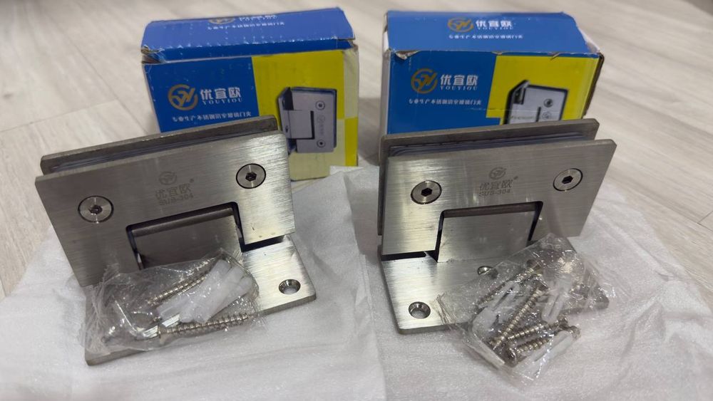 Петля для стеклянной двери.