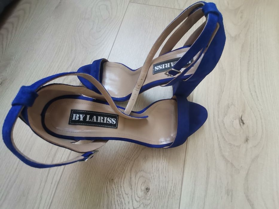 Sandale din piele întoarsă