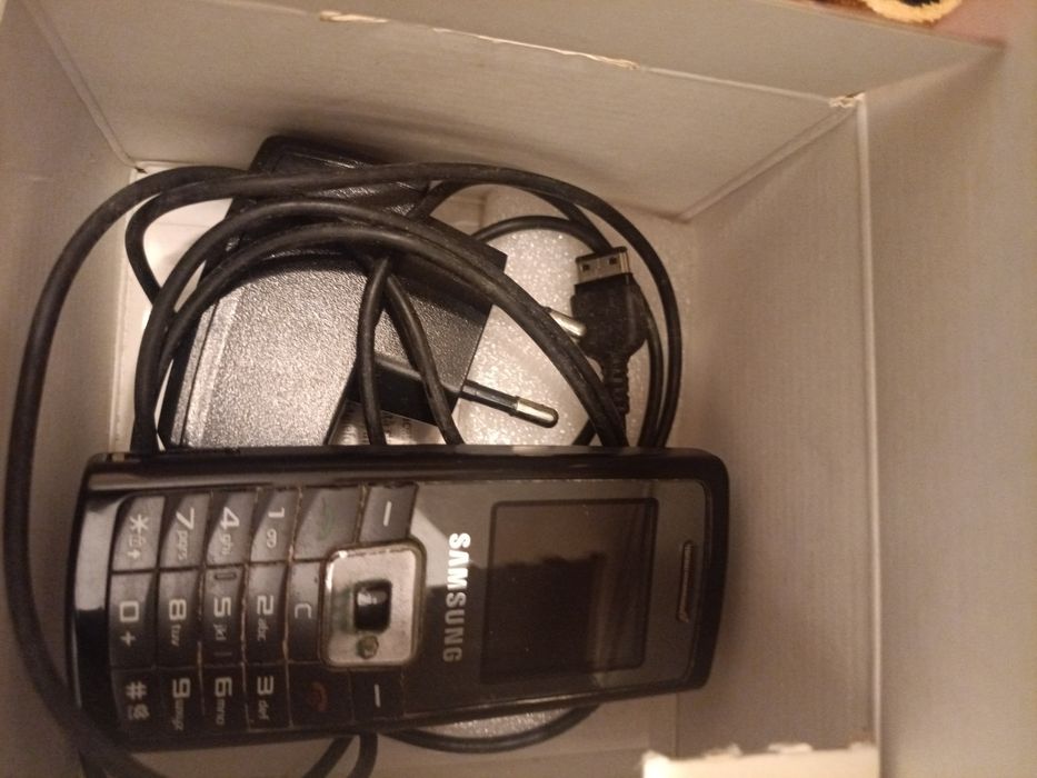 Telefon Samsung cu butoane, de colectie