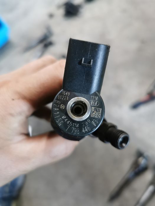 Injector injectoare 2.0 diesel bmw e90 e91 e87 2010