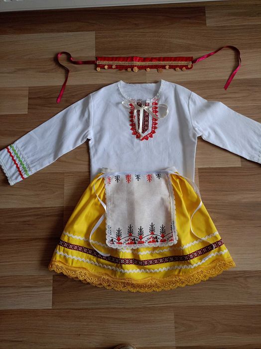 Народни носии за Лазарки