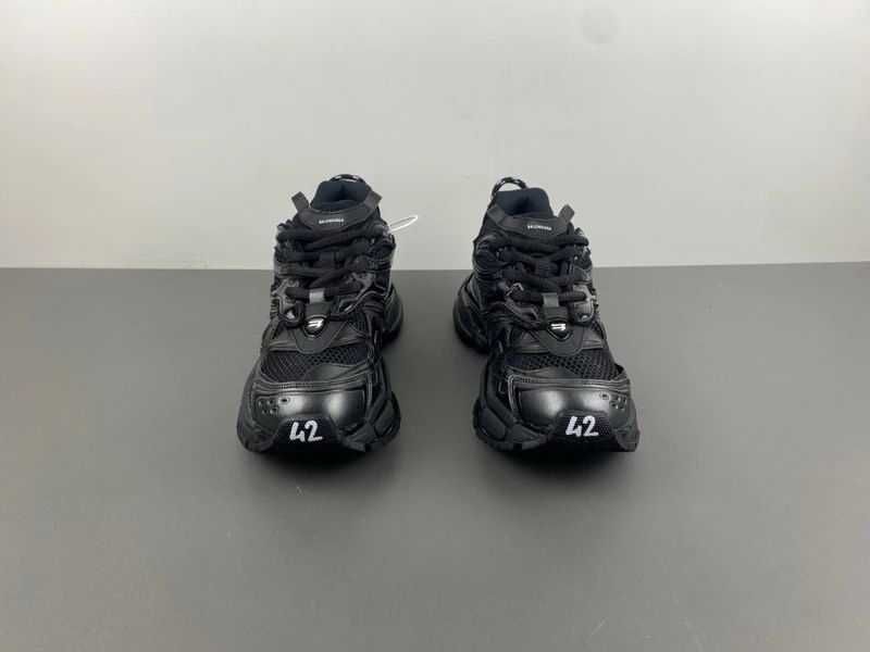 Balenciaga 7.5 - Black