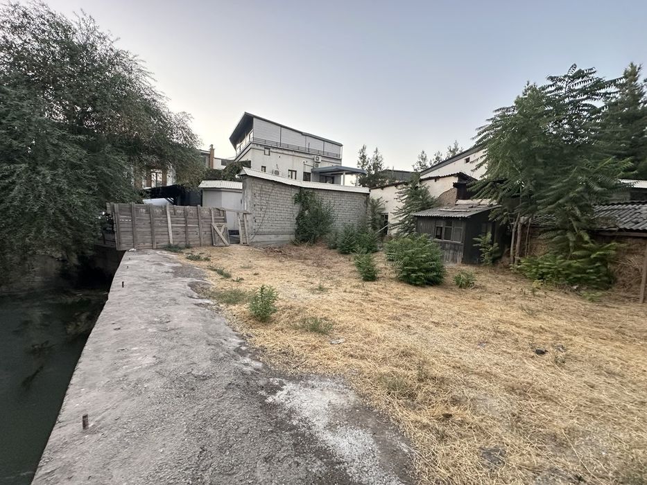 Продается участок в доль речки на Циолковского