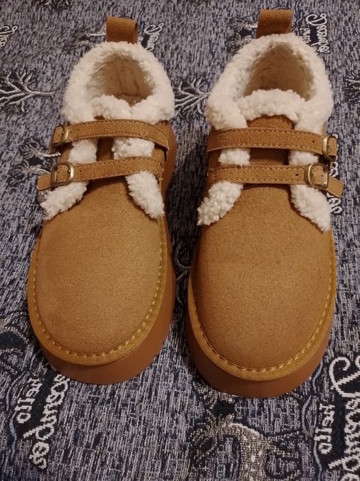 Продам женские  лоферы