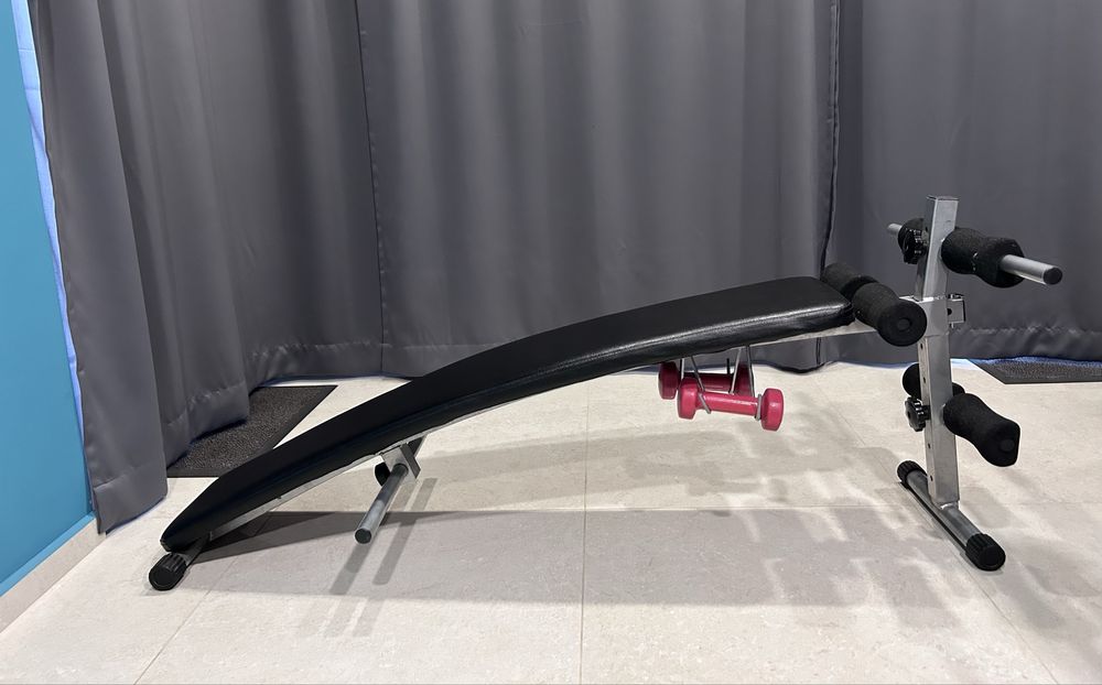 Многофункционална фитнес лежанка за коремни преси и упражнения