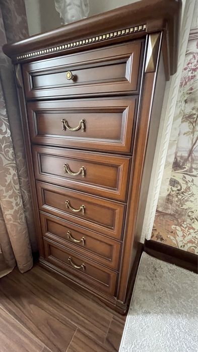 Продам спальный гарнитур