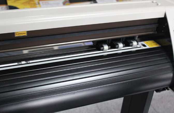 Plotter taiere Redsail RS720C 72 cm + WinPCSIGN utilizat foarte putin