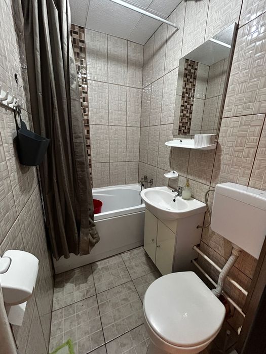 De închiriat apartament 2 camere  și loc de parcare în zona Fortuna